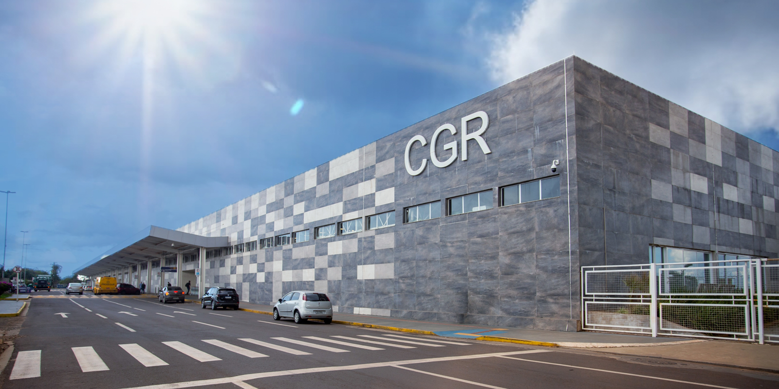 Imagem da fachada do Aeroporto Internacional de Campo Grande